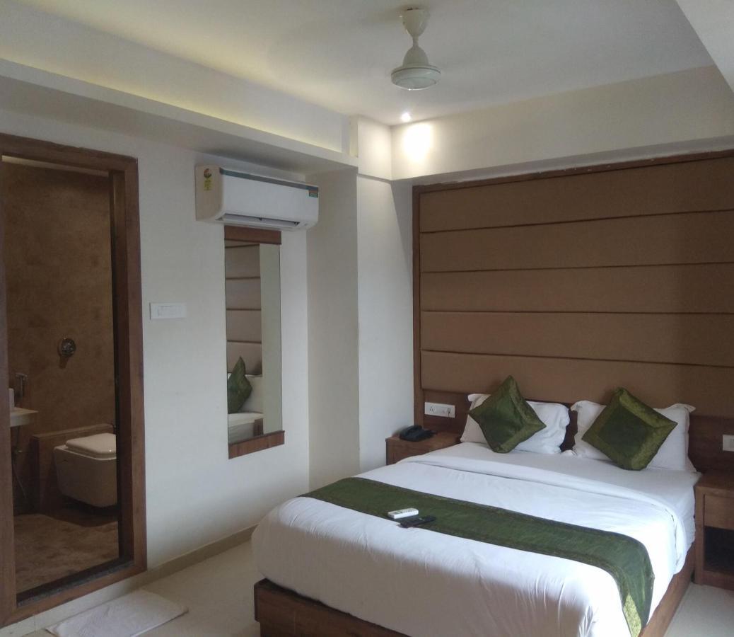Hotel West Blue Mumbai Exterior photo