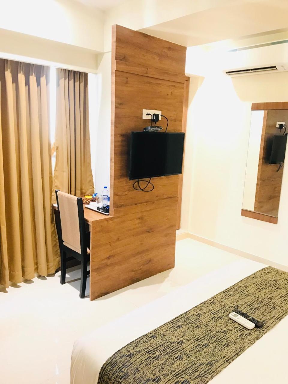 Hotel West Blue Mumbai Exterior photo